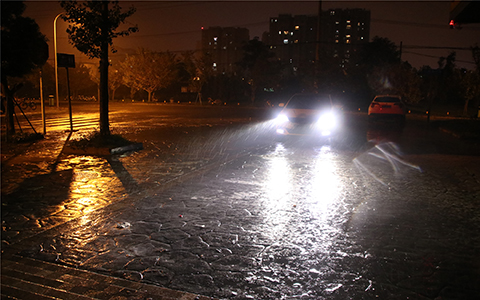 成都天一車燈長(zhǎng)安V7改燈效果