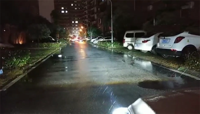 成都天一車燈米石led雙光透鏡雨天遠光實拍