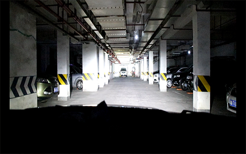 成都天一車燈格界LED大燈雙光透鏡遠(yuǎn)光實拍