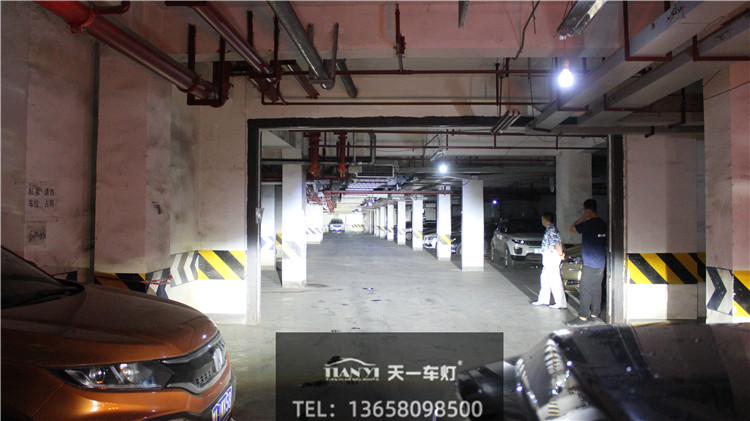 成都天一車燈福特猛禽改車燈改裝保力獅Laser激光大燈遠(yuǎn)光實拍