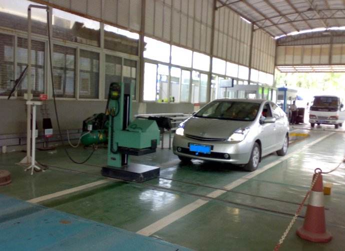 車燈年審現(xiàn)場(chǎng)