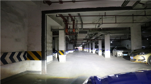 瑪莎拉蒂吉博力車燈改裝完成后遠(yuǎn)近光效果實拍