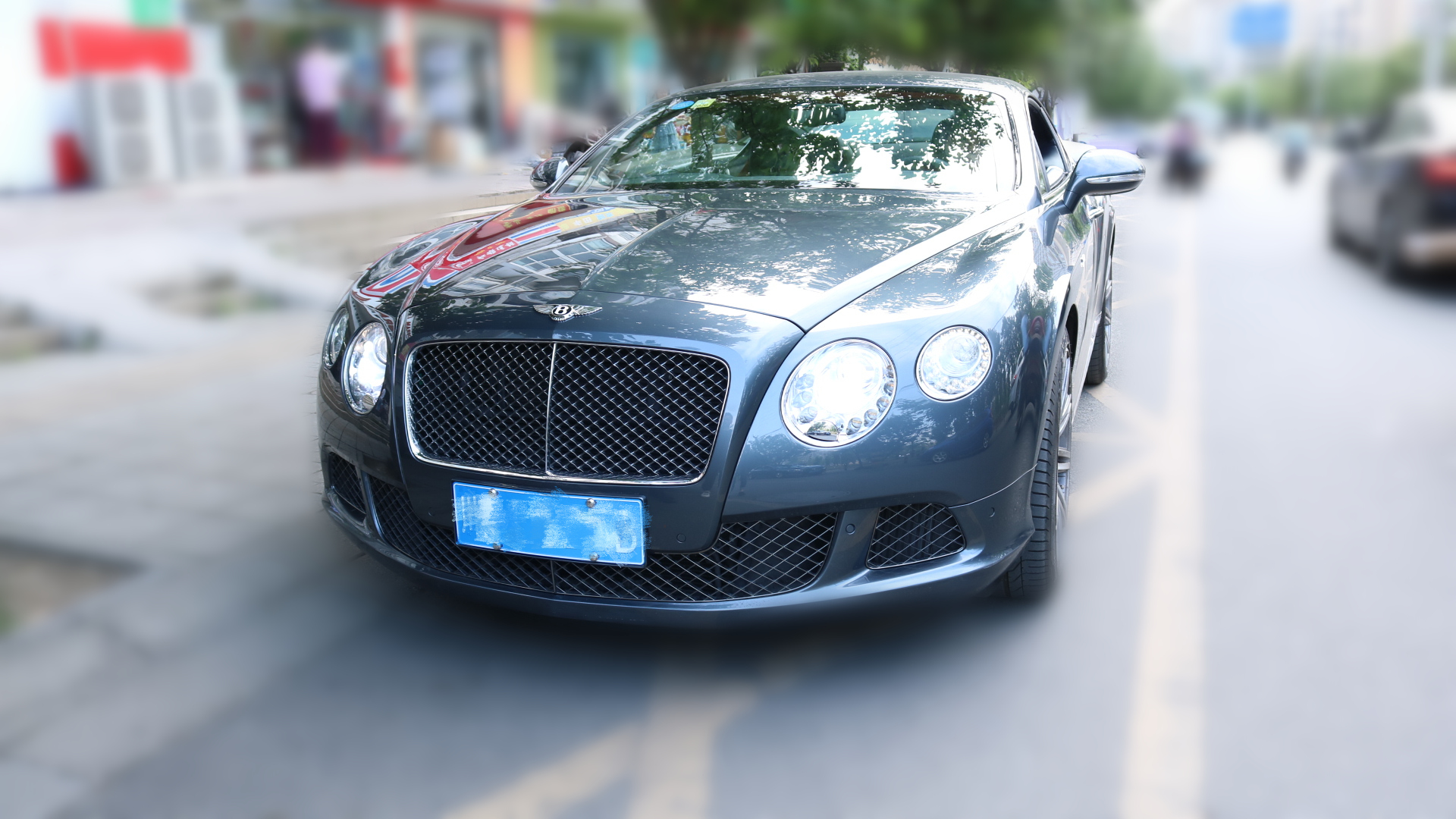 成都?xì)W陸改車燈，賓利歐陸車燈改裝格界激光LED雙光透鏡大燈