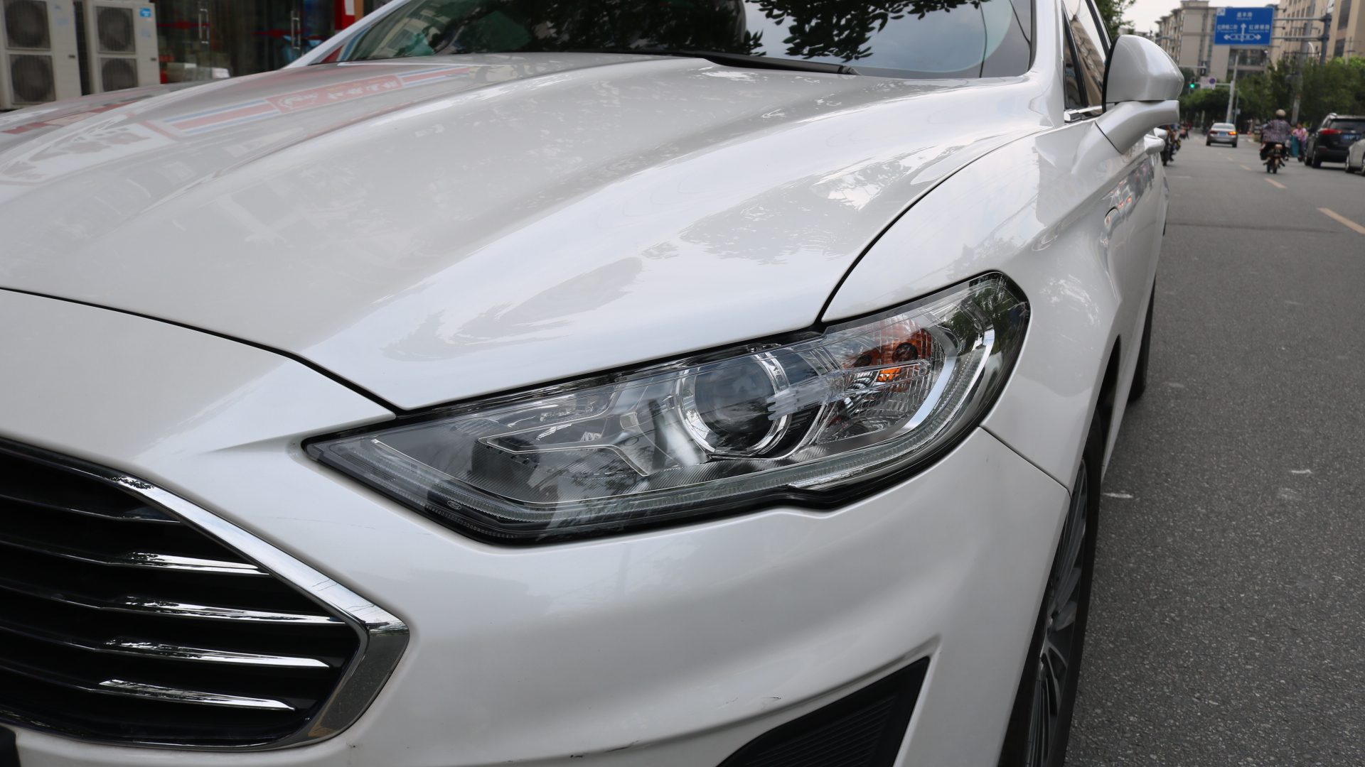 蒙迪歐車燈改裝效果-成都天一車燈改裝